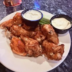 Blue Line Sports Bar & Grill - Wings