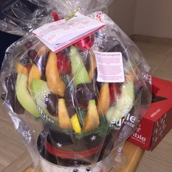 Edible Arrangements - Holiday Edible Arrangement