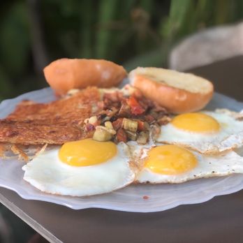 Que Huevos - Eggs estrellado - Breakfast & Brunch Near Me - Playa del Carmen, ROO Que Huevos - Eggs estrellado - Breakfast & Brunch Near Me - Playa del Carmen, ROO