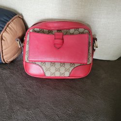 Old Town Shoe & Luggage Repair - I brought my bag in to have a slip pocket added to the back. The shop did not disappoint! Beautiful work!!!