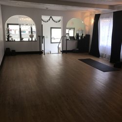 Kula Yoga & Wellness - Cozy and welcoming studio space.