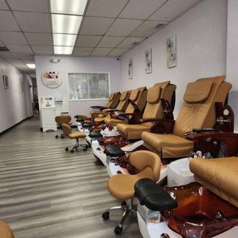 Friendly Nails - Nice clean place and here is my pedi and manicure! - Nail Salons Near Me - Alhambra, California Friendly Nails - Nice clean place and here is my pedi and manicure! - Nail Salons Near Me - Alhambra, California