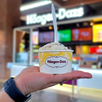 Häagen-Dazs - Small cup of cookies and cream - Ice Cream & Frozen Yogurt Near Me - Durham, North Carolina Häagen-Dazs - Small cup of cookies and cream - Ice Cream & Frozen Yogurt Near Me - Durham, North Carolina