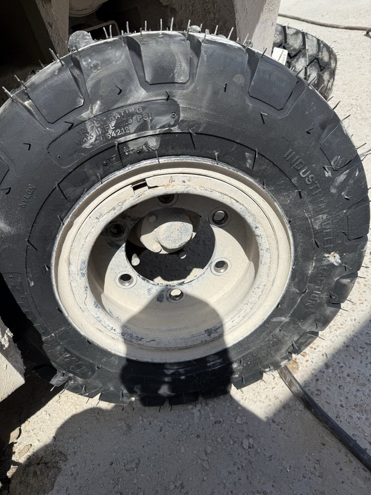 Reyes Roadside Service