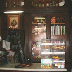 Vincenzo Aveta - Interno del negozio