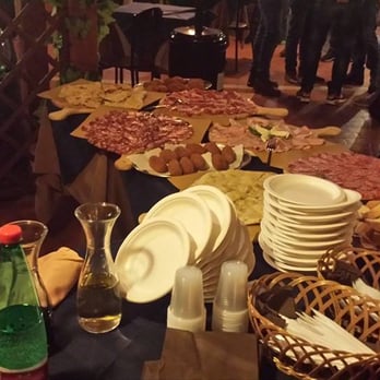 Casale 22 - Buffet per Feste - Italian Near Me - Roma, AG