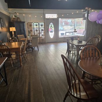 Honey's Place - Inside - Sandwiches Near Me - Kosciusko, Mississippi