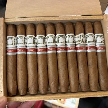 Manuel's - A great collection of goodies here! See you here! - Tobacco Shops Near Me - Zürich, ZH