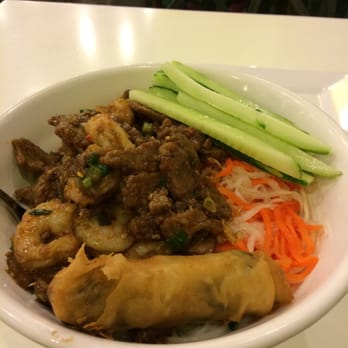 Joy Yee - Evanston - I think they tweeked the recipe for this vermicelli bowl for the better. A better balance of noodle and veggies and meat. - Noodles Near Me - Evanston, Illinois Joy Yee - Evanston - I think they tweeked the recipe for this vermicelli bowl for the better. A better balance of noodle and veggies and meat. - Noodles Near Me - Evanston, Illinois