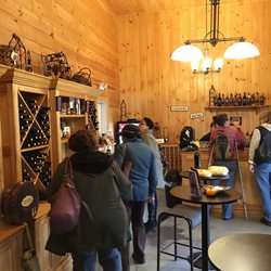 Raven Hollow Winery