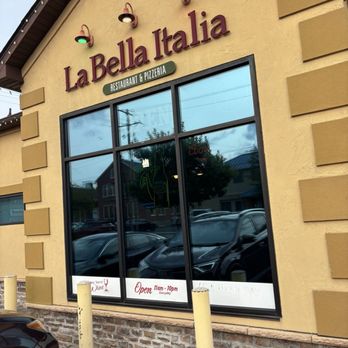 La Bella Italia - Pizza Near Me - Gettysburg, Pennsylvania
