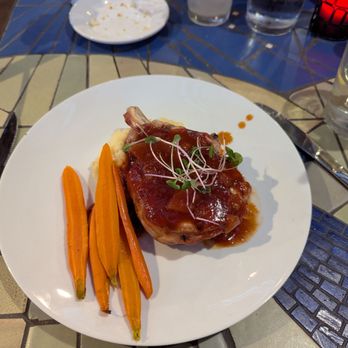 Robins Restaurant - BBQ pork chop and carrots - New American Near Me - Cambria, California