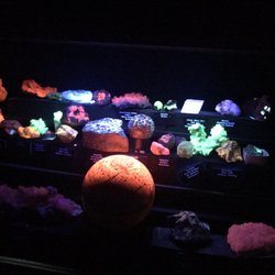 Kinney's Rocks & Gems