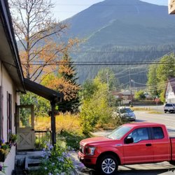 Summit View Lodge - View from the front entrance