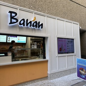 Banán - Waikiki Beach Shack - Outside ordering area - Vegan Near Me - Honolulu, Hawaii