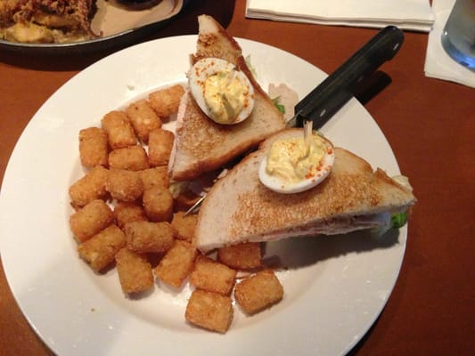 Brick House Tavern + Tap by null