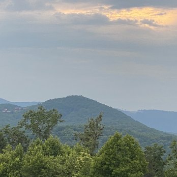 Serre Vineyards - Wine Tasting Room Near Me - Mount Airy, North Carolina
