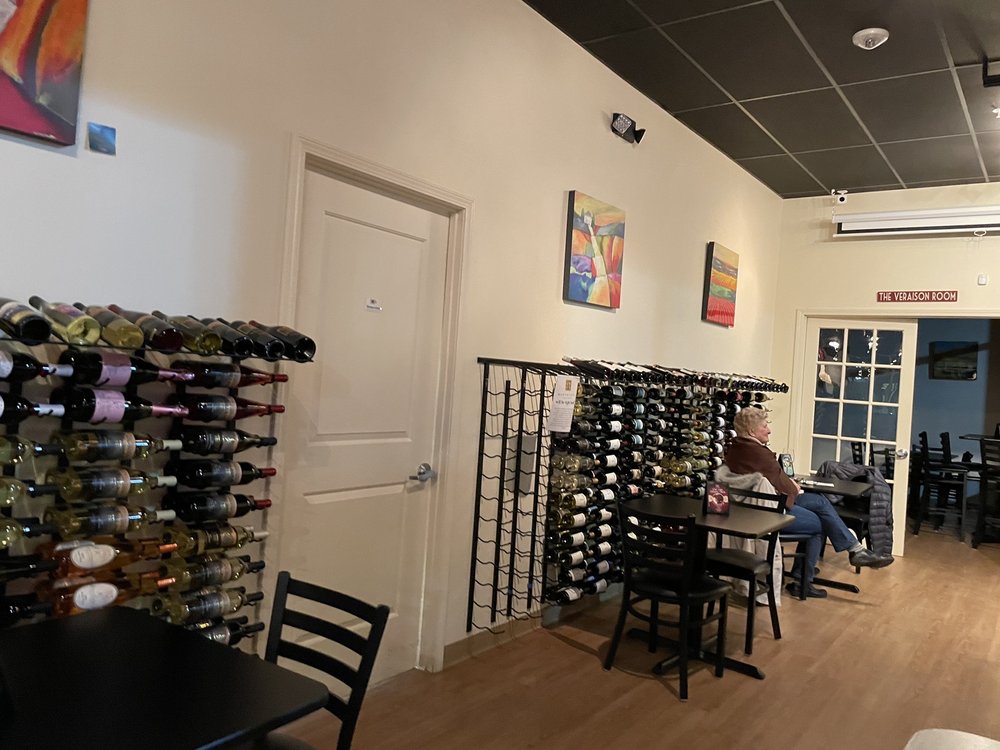 Michigan by the Bottle Tasting Room - vineyard in Auburn Hills, MI