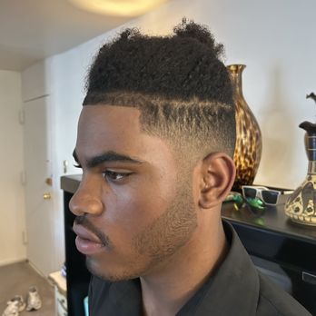 Master Barber Tony - Flawless fade w/ trimmer edge up. No razor, no enhancements - Barbers Near Me - Washington, DC, District of Columbia Master Barber Tony - Flawless fade w/ trimmer edge up. No razor, no enhancements - Barbers Near Me - Washington, DC, District of Columbia