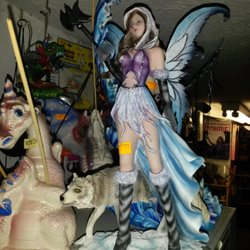 Crystal Corner - Statue