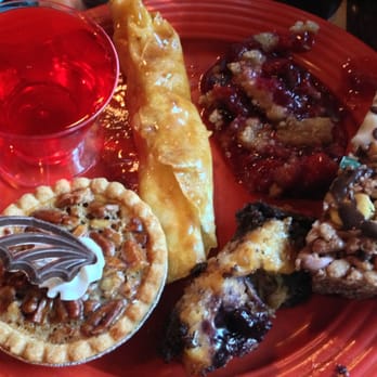 Goofy's Kitchen - Jello, banana foster, fruit crumble, Rice Krispies with fruit loops, bread pudding, pecan pie - American Near Me - Anaheim, California
