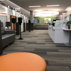 Kaiser Permanente Santa Rosa Mercury Way Medical Office - Waiting room nice and modern.