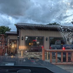 The Horseshoe Grill - Raining but still inviting