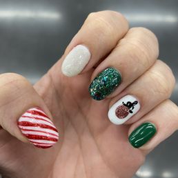 Christmas nails by Hannah Christmas nails by Hannah