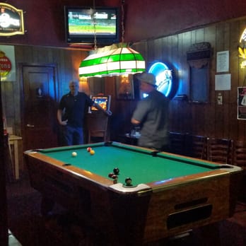 Dave's On Broadway - Dive Bars Near Me - Glendale, California