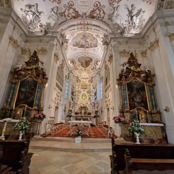 Wallfahrtskirche Ave Maria - Nebenaltare und Hauptaltar - Landmarks & Historical Buildings Near Me - Deggingen, BW