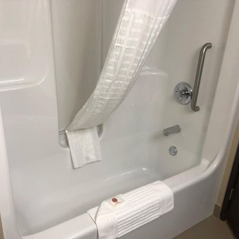 Comfort Suites - Hotels Near Me - Cedar Falls, Iowa