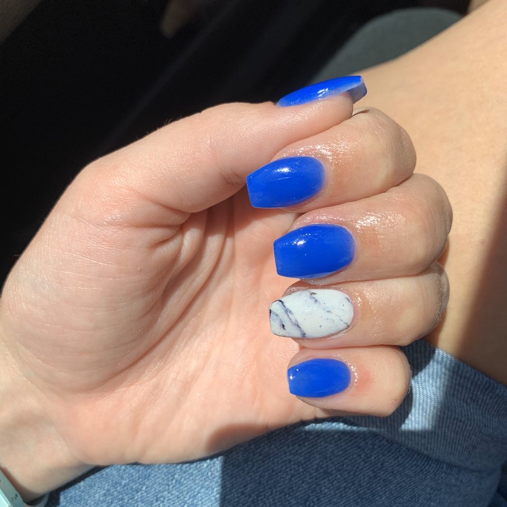 Vibrant Nail Bar - Marble design by Tiffany - Nail Salons Near Me - Lutherville, Maryland