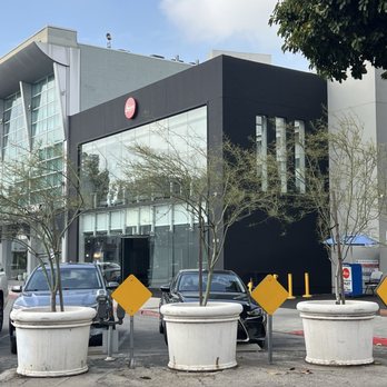 Leica Store - Photography Stores & Services Near Me - West Hollywood, California Leica Store - Photography Stores & Services Near Me - West Hollywood, California