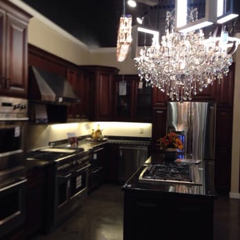 Ferguson Home - Lots of sample kitchens - Appliances Near Me - Conroe, Texas