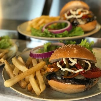 Café C - Hamburguesas y papás hechas a mano. - Breakfast & Brunch Near Me - México, D.F., DIF Café C - Hamburguesas y papás hechas a mano. - Breakfast & Brunch Near Me - México, D.F., DIF