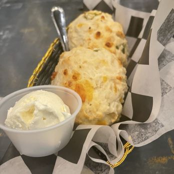 Dave's Valley Grill - Biscuits - American Near Me - Los Ranchos de Albuquerque, New Mexico