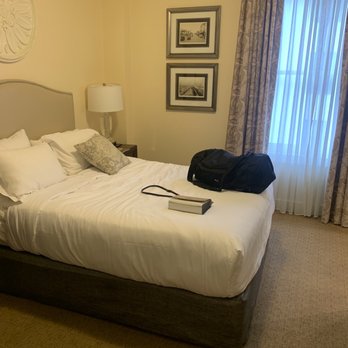 Hotel Santa Barbara - Queen Room - Hotels Near Me - Santa Barbara, California Hotel Santa Barbara - Queen Room - Hotels Near Me - Santa Barbara, California