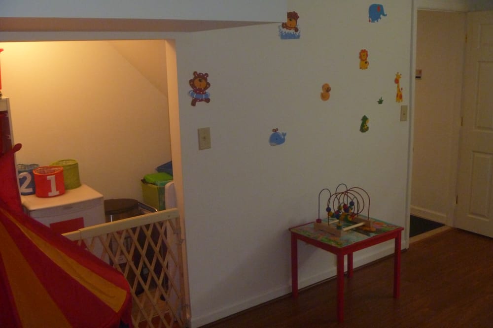 Les Petits Curieux Day Care - childcare center in Arlington, VA