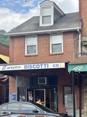 Enrico Biscotti Co. by null