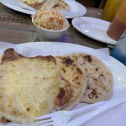El Cerrito Del Carmen Restaurant - Pupusa