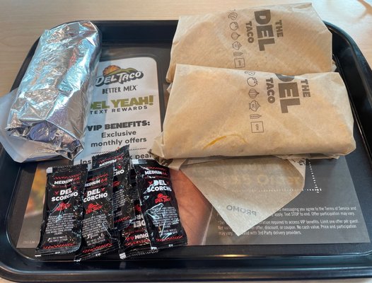 Del Taco by null