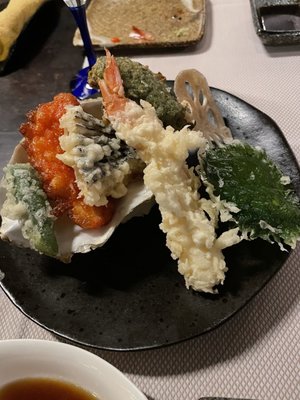 En Japanese kitchen & Sake bar by null