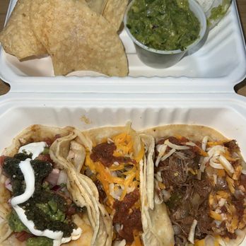 Maizal - Pollo loco, braised brisket, chips & guac - Latin American Near Me - Washington, DC, District of Columbia