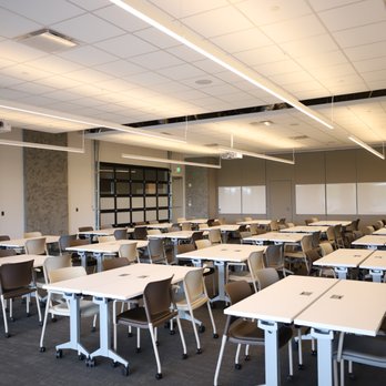 Roam - Garage meeting room accommodating up to 180 people - Shared Office Spaces Near Me - Atlanta, Georgia