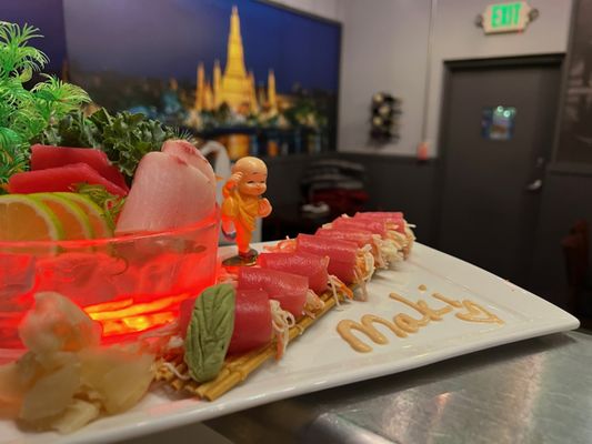 MAKI SUSHI AND THAI RESTAURANT by null