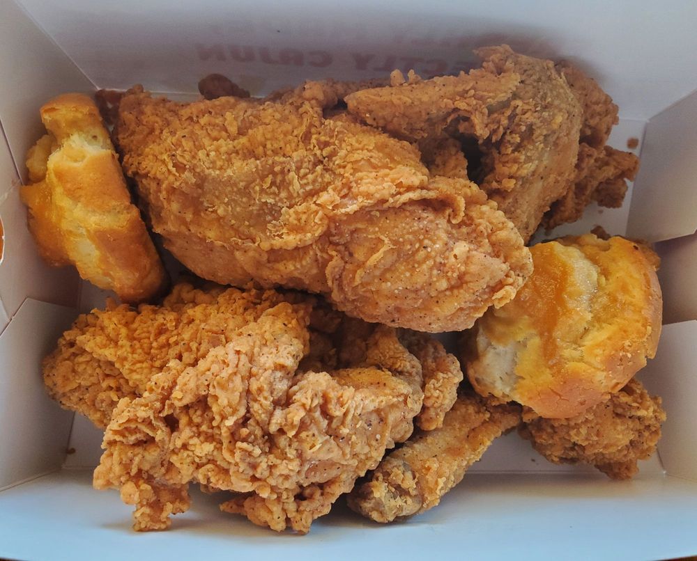 KRISPY KRUNCHY CHICKEN 1005 Lithia Pinecrest Rd, Brandon, Florida