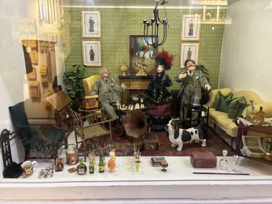 Tiny Doll House by null