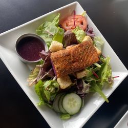 The Bridge - Bridge house salad with tuna