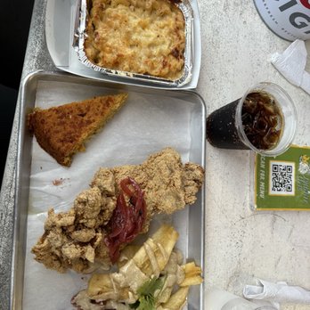 Johnny Lime - Fried chicken, Mac and cheese, corn bread and Yukon fries - Cocktail Bars Near Me - Virgin Islands, Virgin Islands
