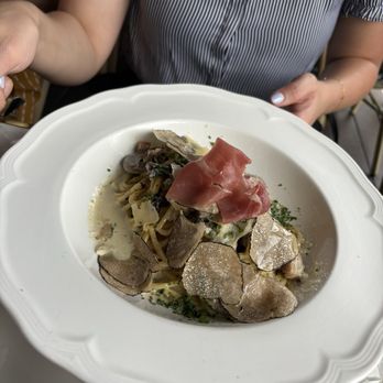 IL Lago Trattoria - CUATRO QUESOS - Italian Near Me - Doral, Florida IL Lago Trattoria - CUATRO QUESOS - Italian Near Me - Doral, Florida